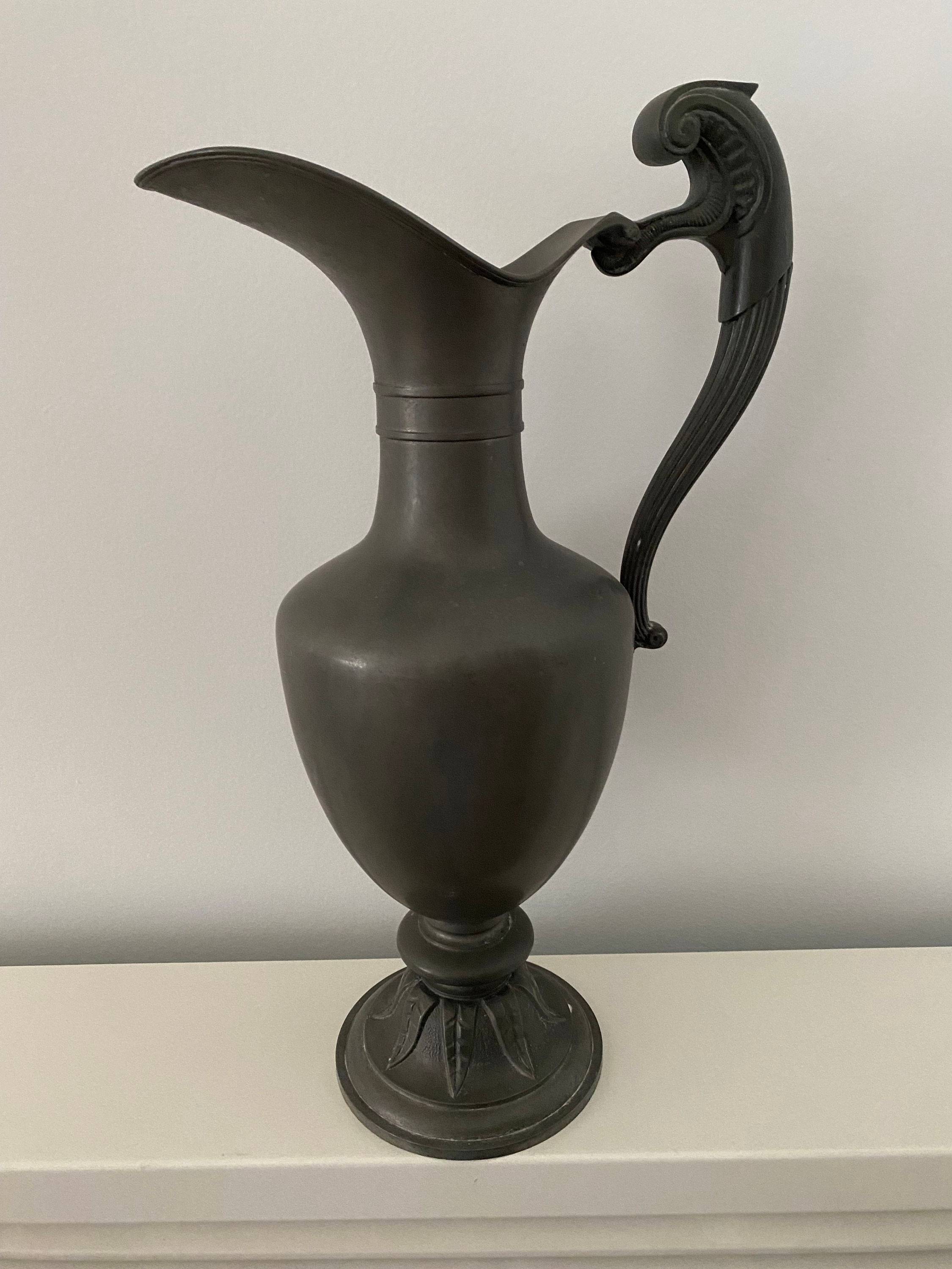 Vends Aiguière en étain