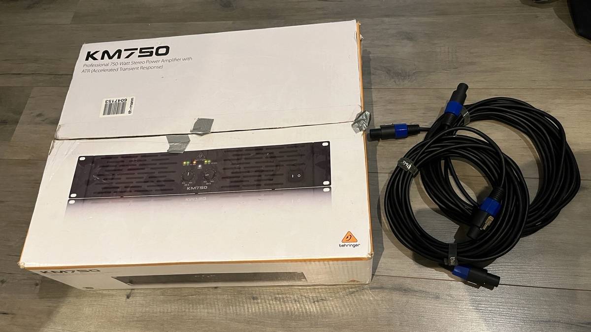 Vends ampli Behringer KM750