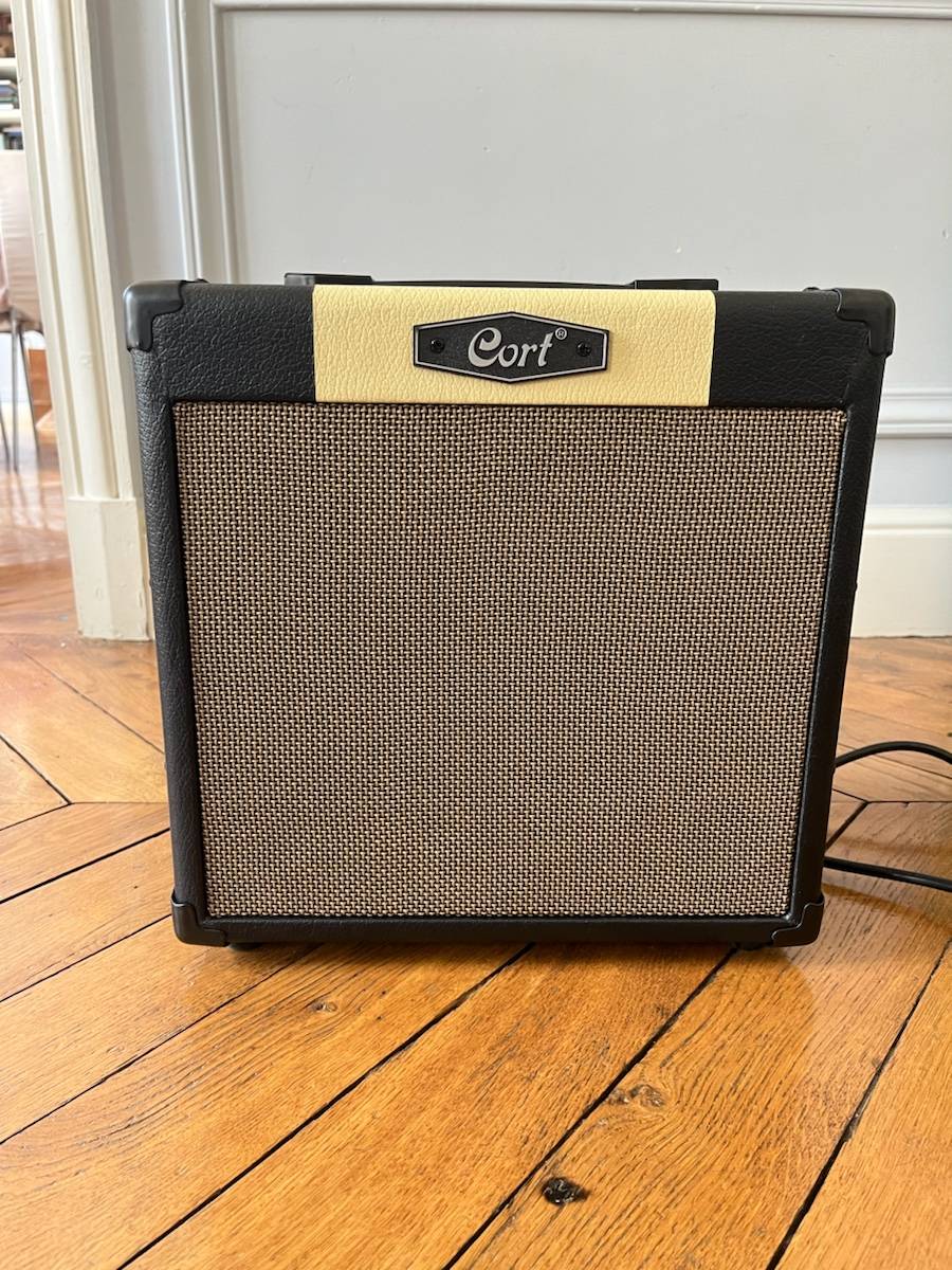 Vends Ampli CORTE CM15R