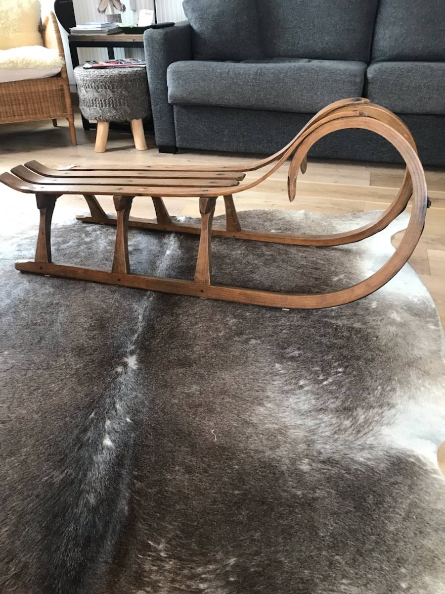 Vends belle luge ancienne décorative en frêne cintré