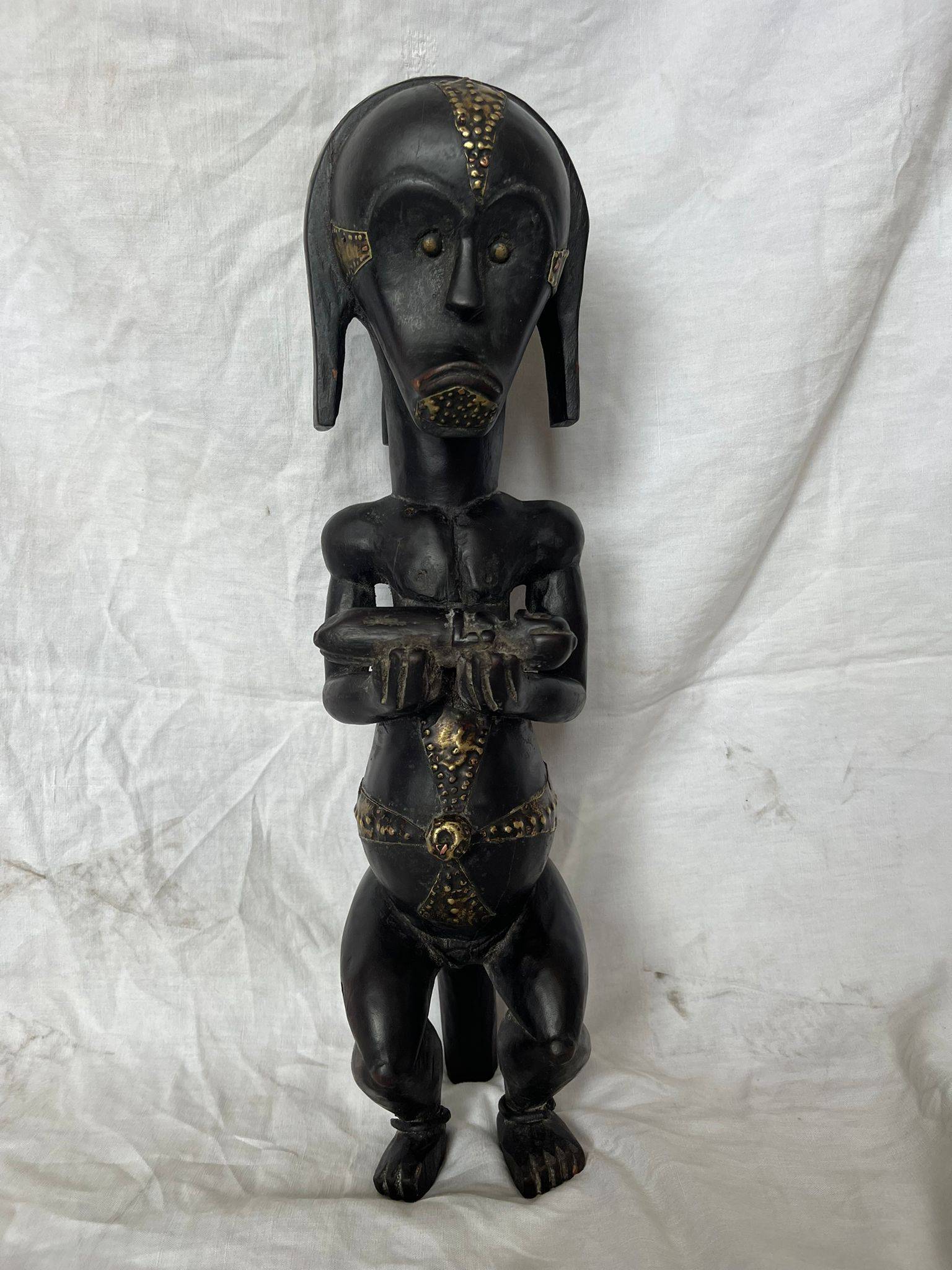 Statue africaine du Gabon - Gardien de reliquaire Fang Byeri Statue africaine du Gabon - Gardien de reliquaire Fang Byeri