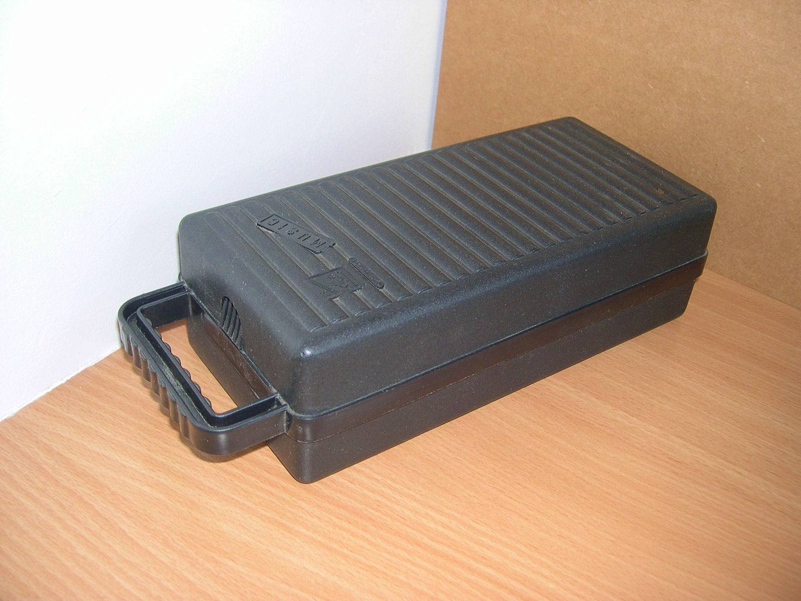 Vends boîte de rangement pour k7 vintage audio tape case