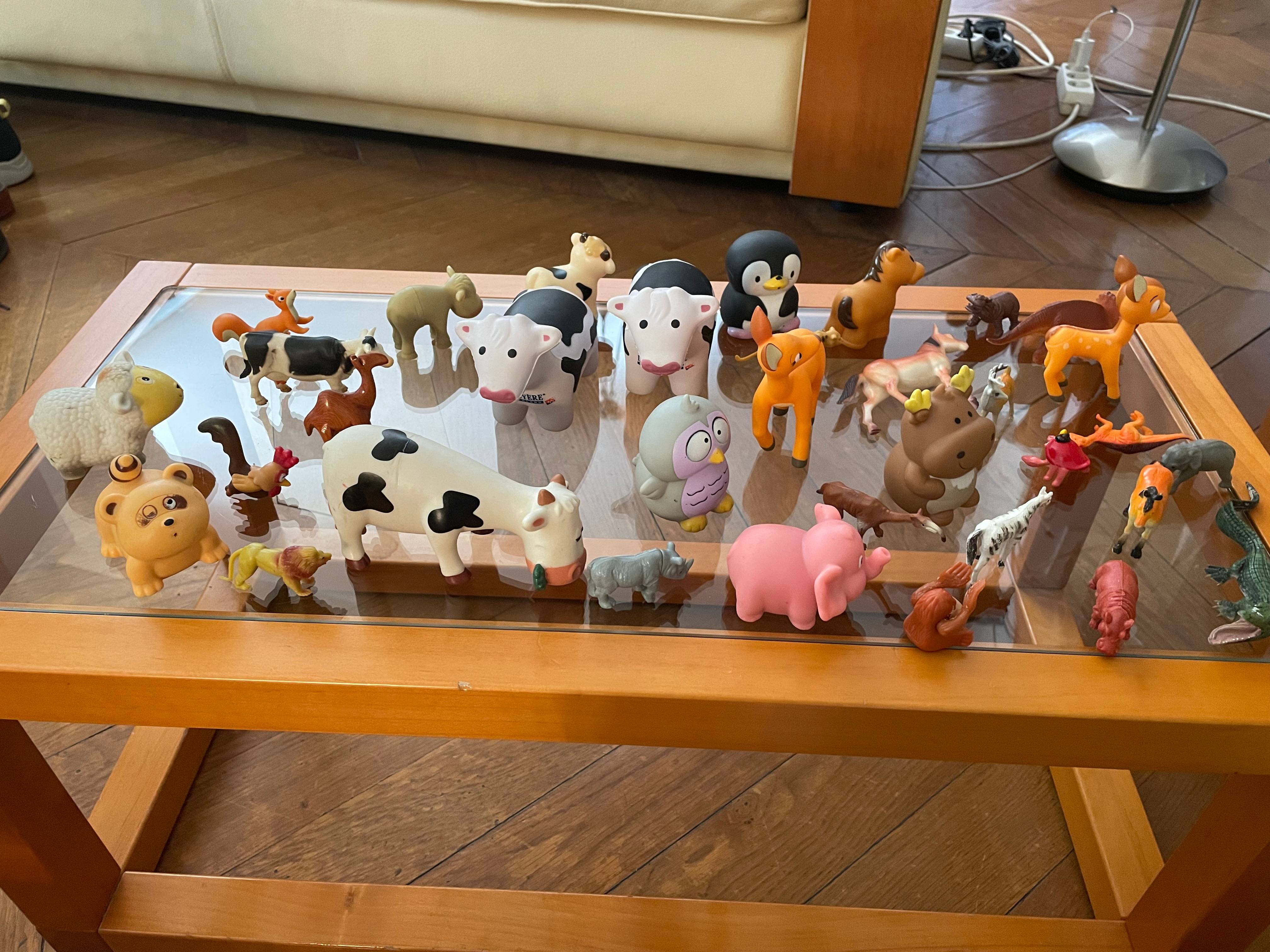 Vends 1 lot d’animaux en plastique (réalistes et fantaisistes)
