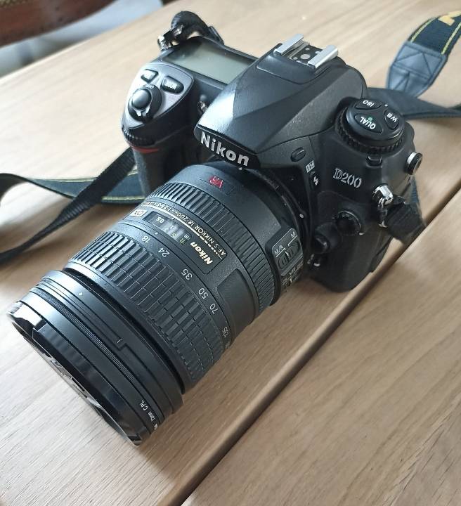 Vends Appareil photo NIKON D200+objectif 18200+sacoche de transport sur Gens