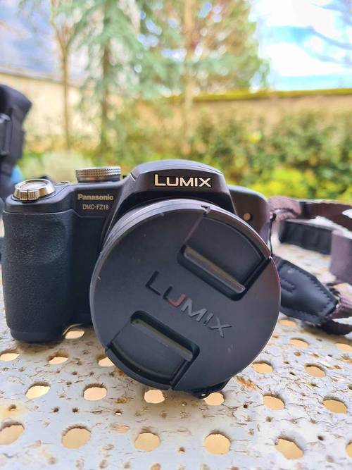 Vends appareil photo numérique LUMIX DMC-FZ18