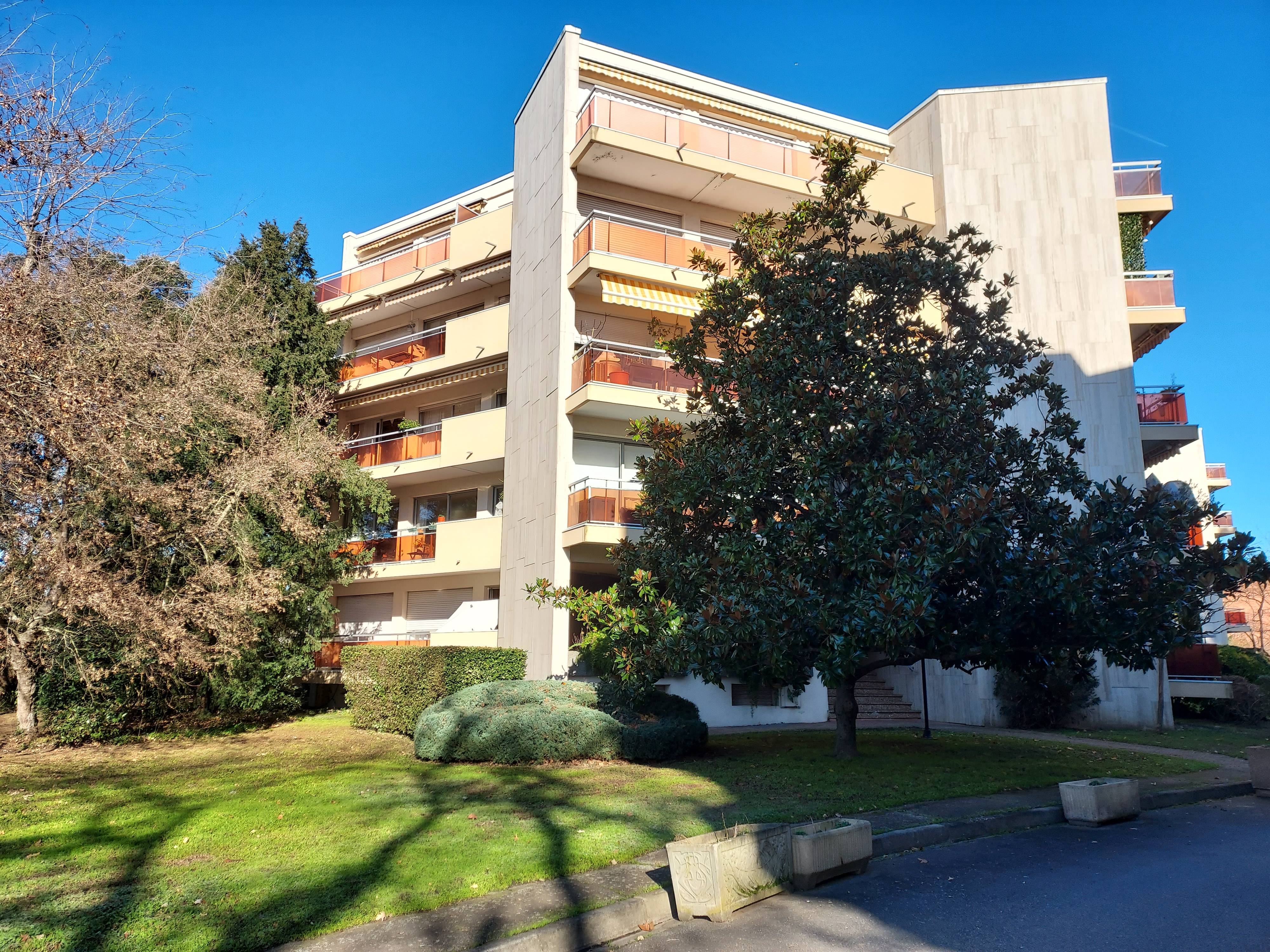 Vends appartement lumineux 3 pièces. Quartier St Exupéry TOULOUSE sur Gens de Confiance