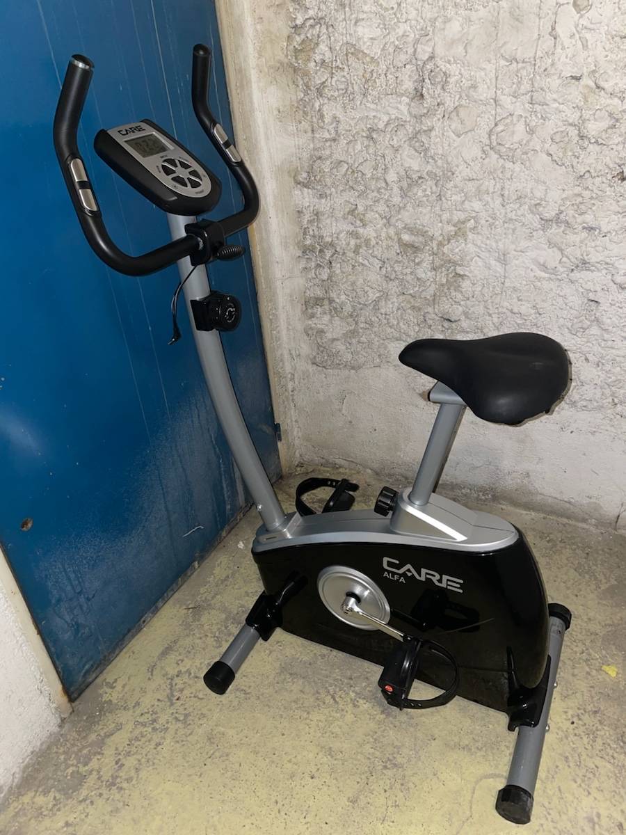 Velo d appartement care cv 540 - Le vélo en image