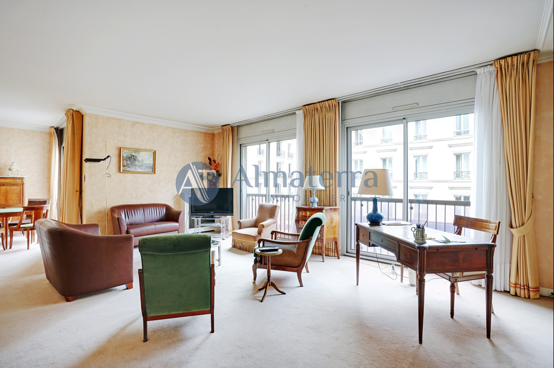 Vends Appartement - 5 pièces - 167m² - Place de Breteuil - Paris 7ème
