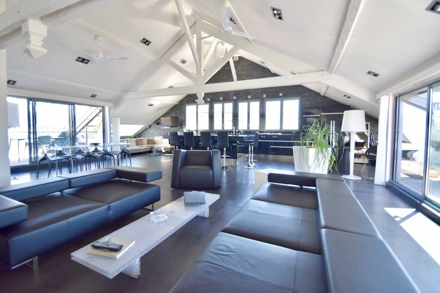 Vends Superbe Appartement Standing Esprit Loft 199m2m² carrez - Avec 3 Terrasses et 2 Parkings - Bordeaux (33)