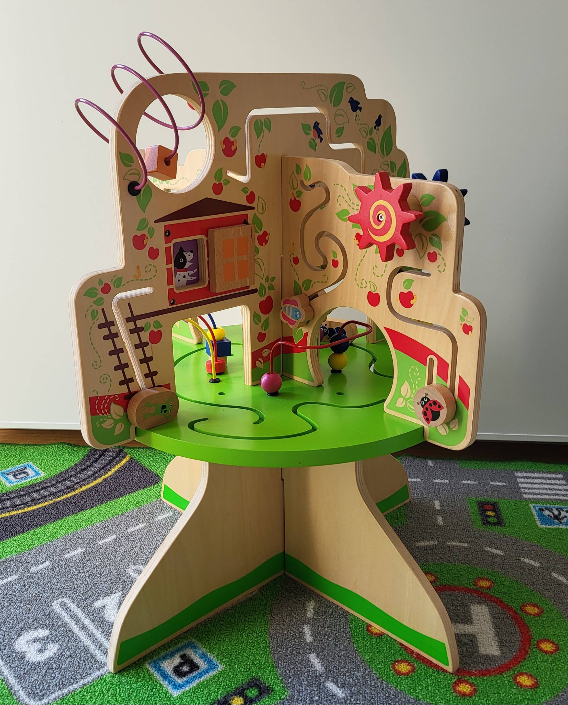 Vends arbre d’activités éveil tout-petits