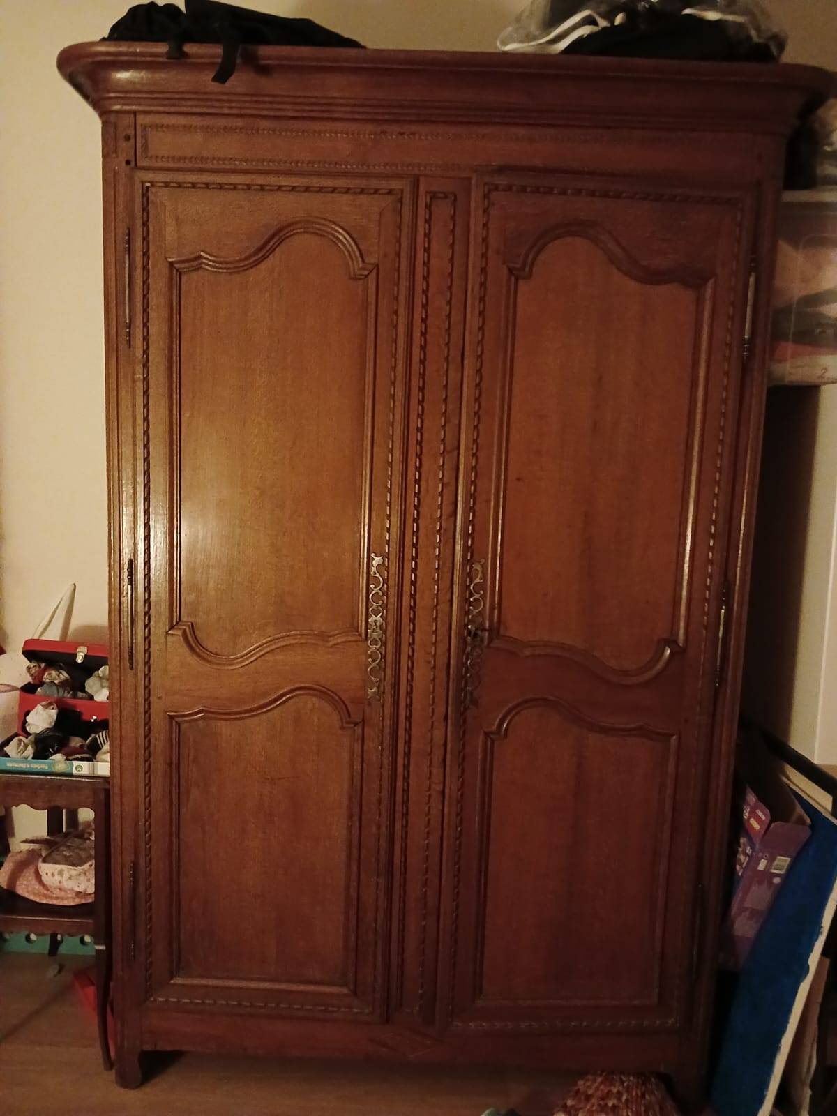 Donne armoire ancienne