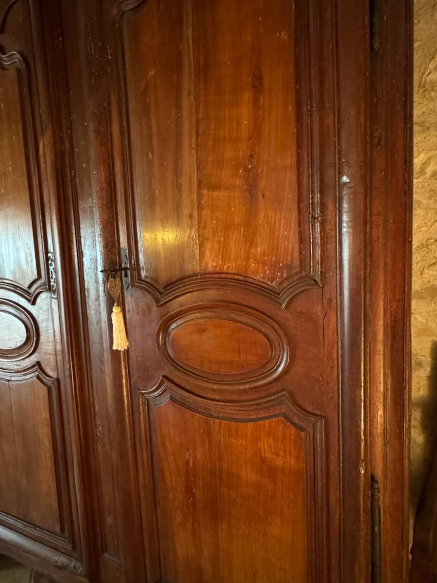 Vends Armoire en merisier qui doit dater alentour 1850