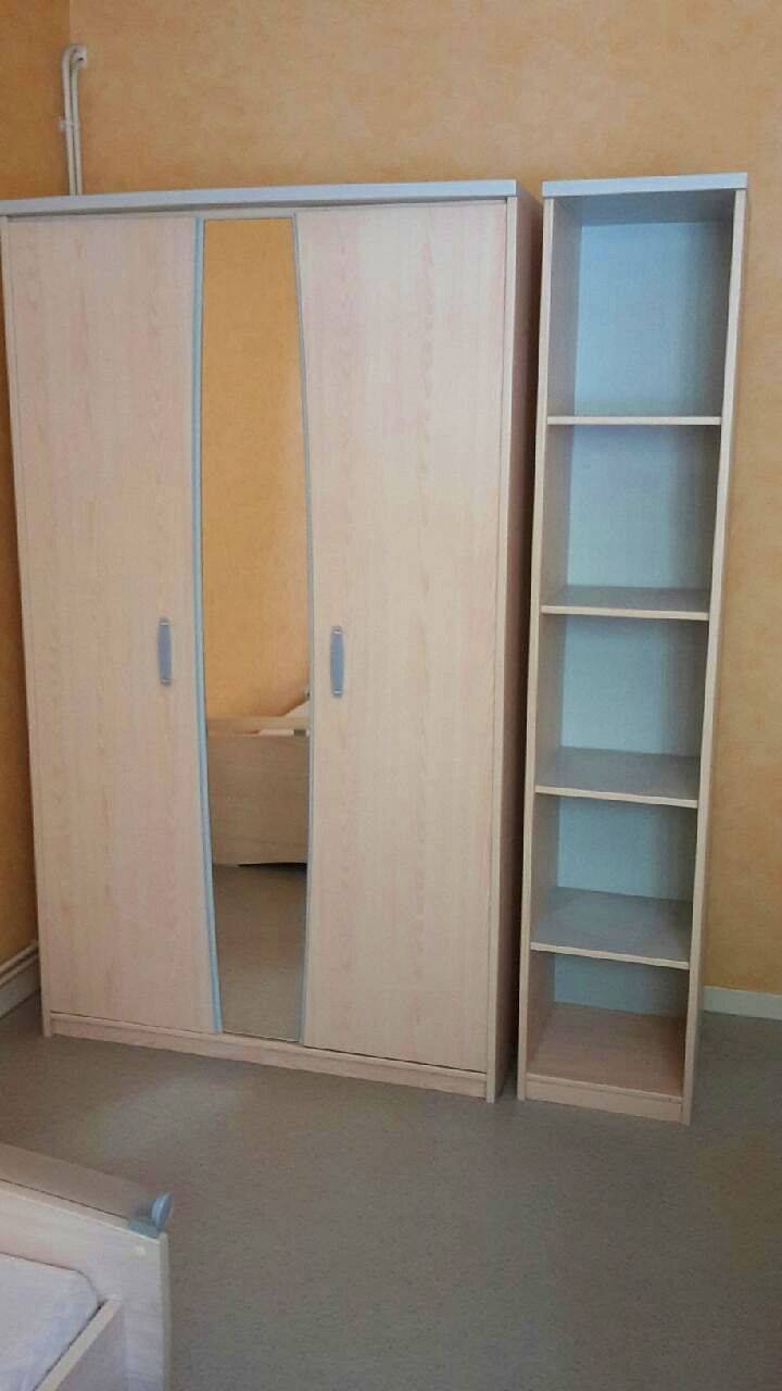 Vends armoire/penderie - Colonne de rangement