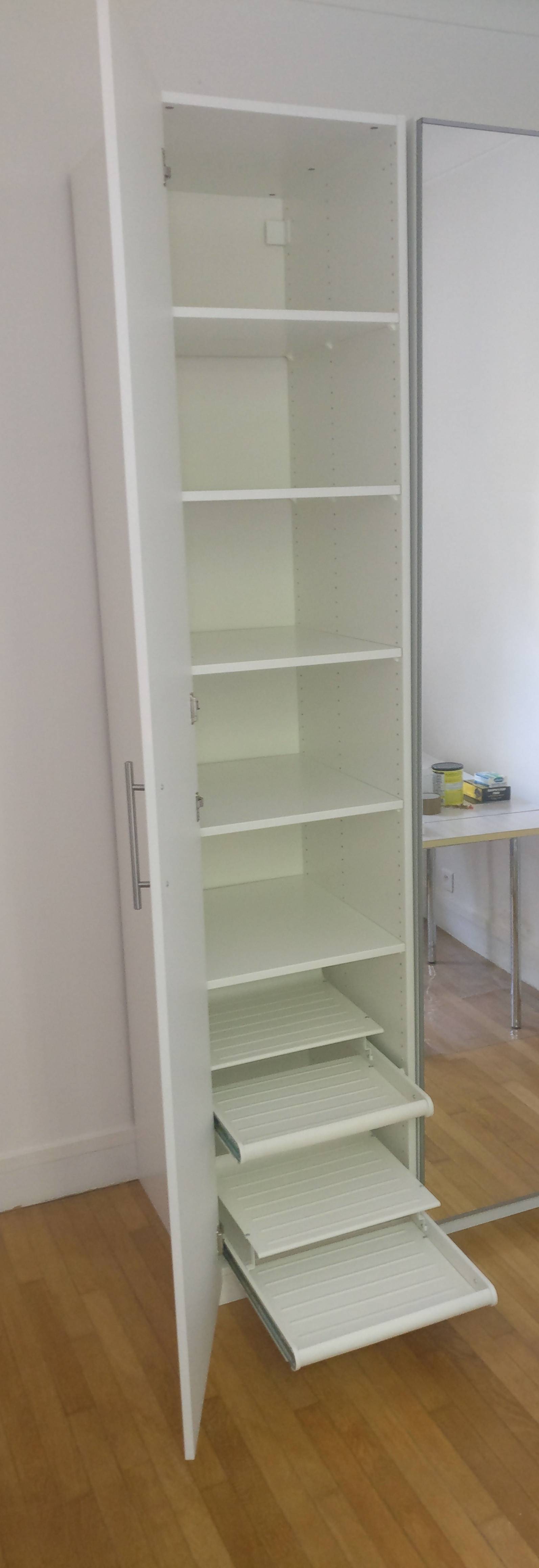 Vends armoire Ikea Pax (sans porte) sur Gens de Confiance