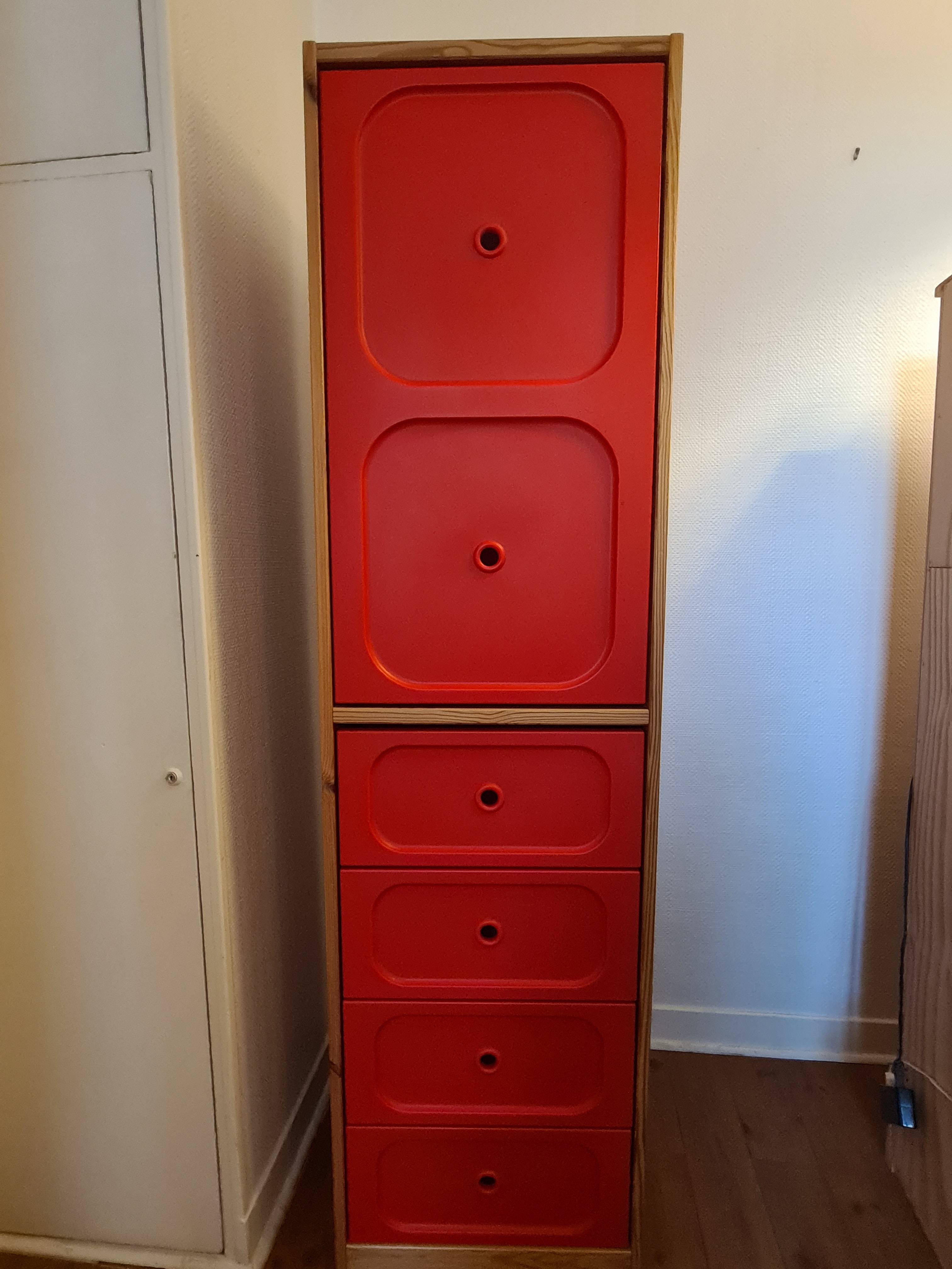 Vends Armoire Ikea Trofast Rouge 4 tiroirs + porte 3 étagères sur Gens