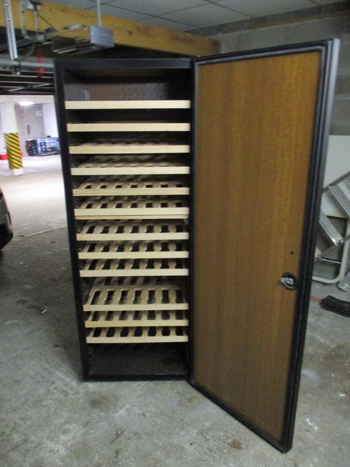 Vends cave à vin Artevino 180 bouteilles