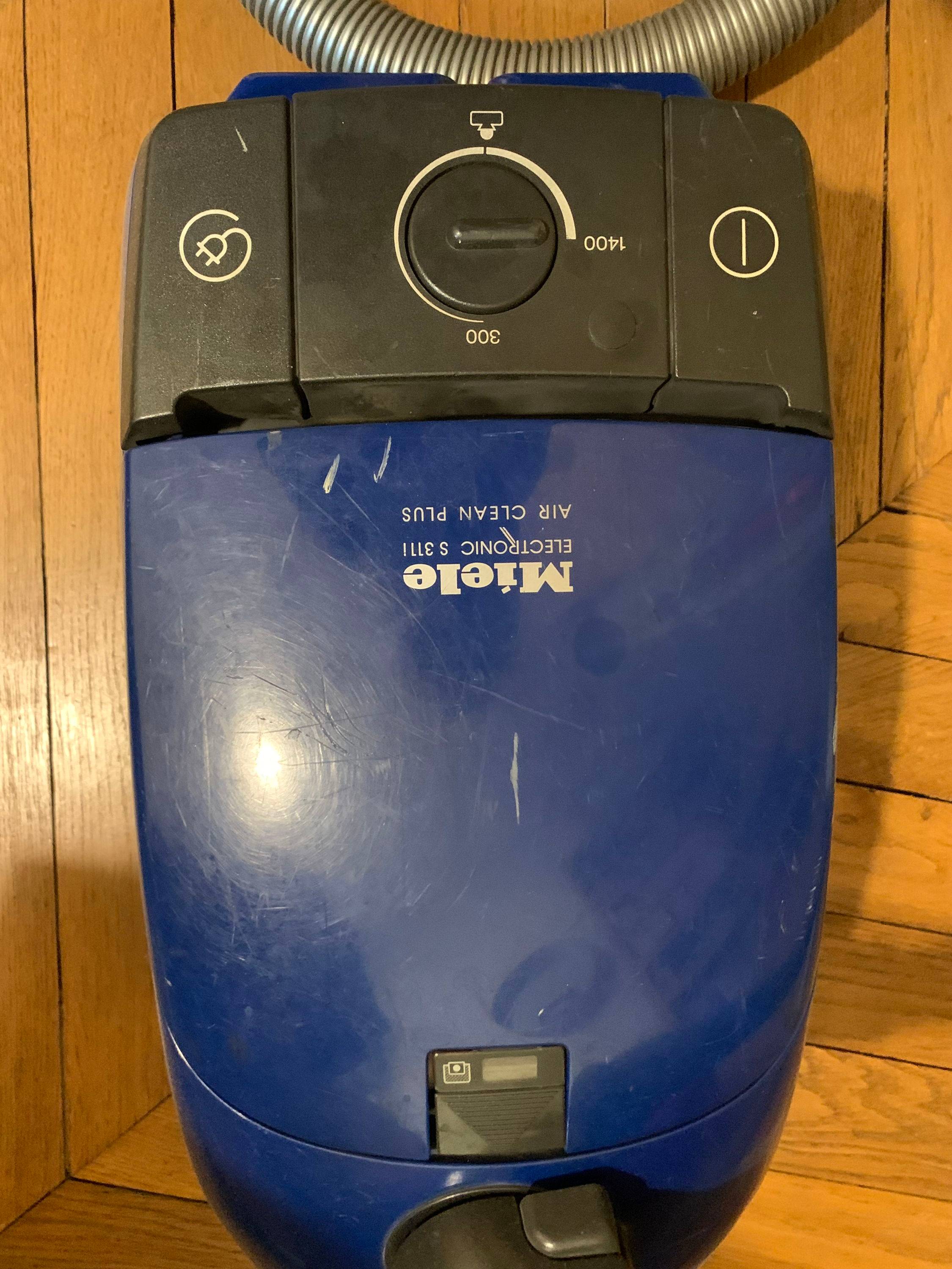 Vends aspirateur Miele S311i