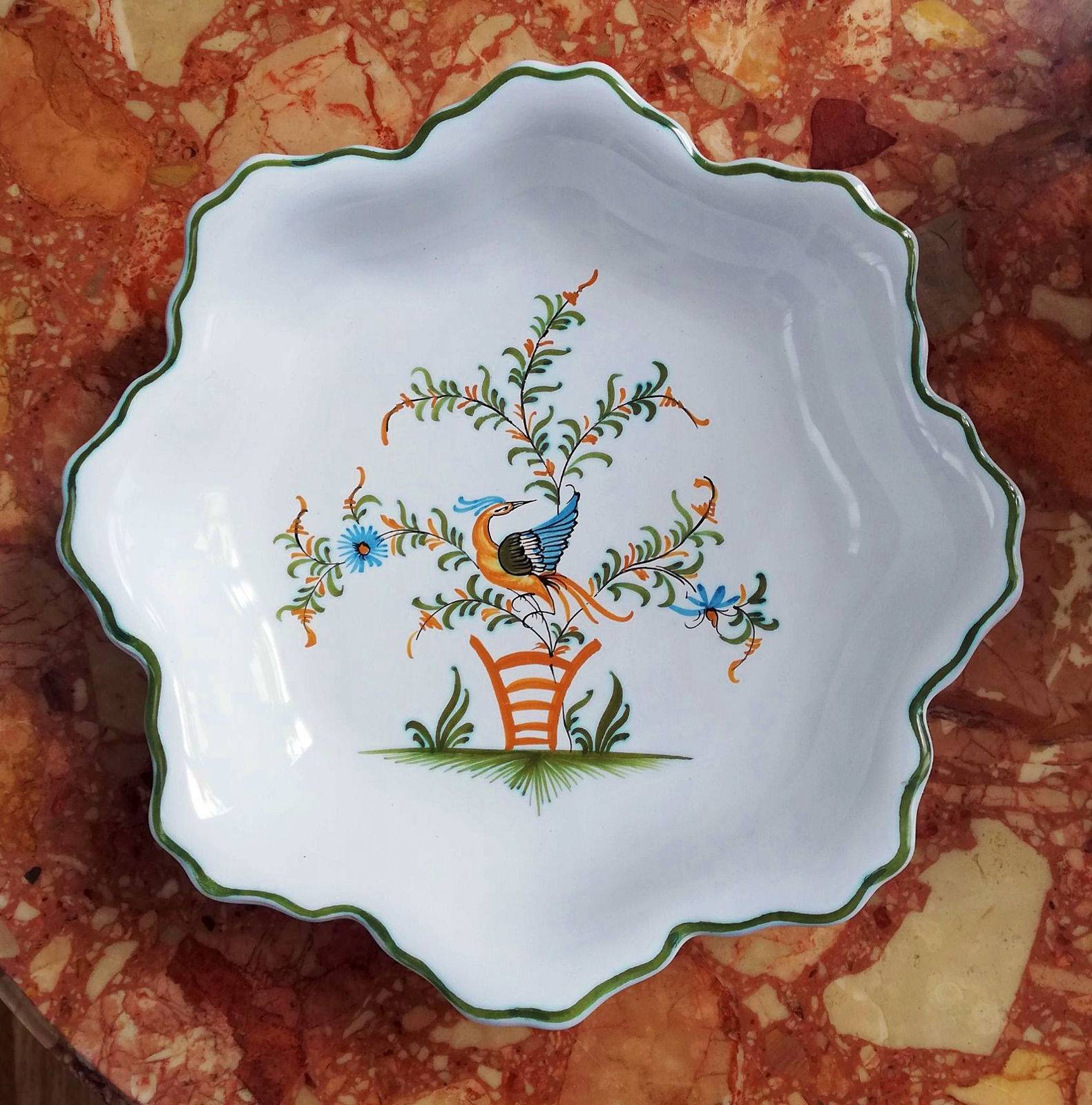 Vends assiette creuse en faïence de Moutiers Lallier