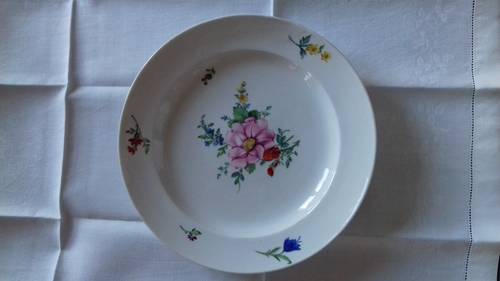 Vends assiette en porcelaine époque XVIIIème