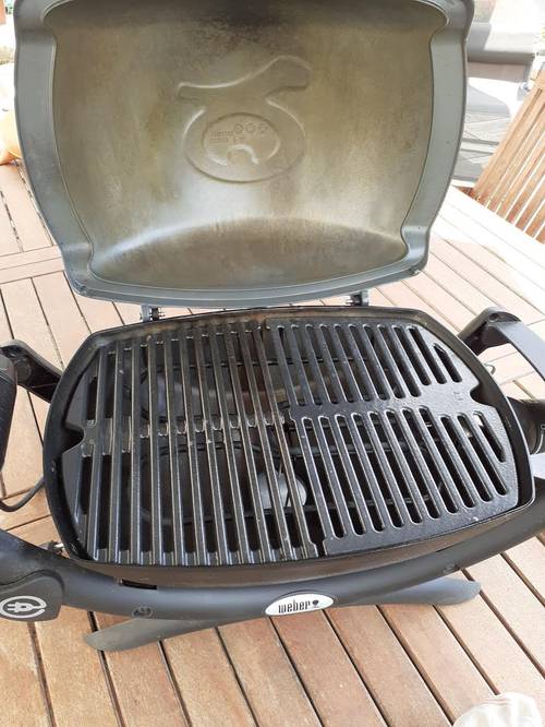 Vends barbecue électrique Weber Q1400