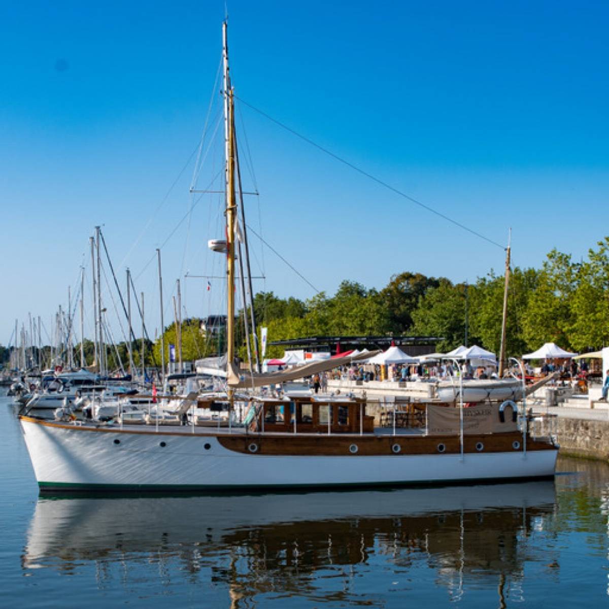 Vends vedette d'agrément Vannes hyper centre (port)