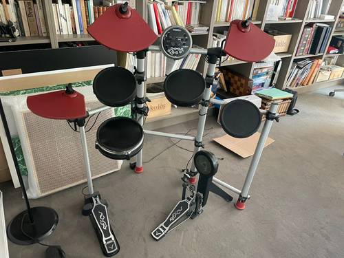 Vends batterie électronique