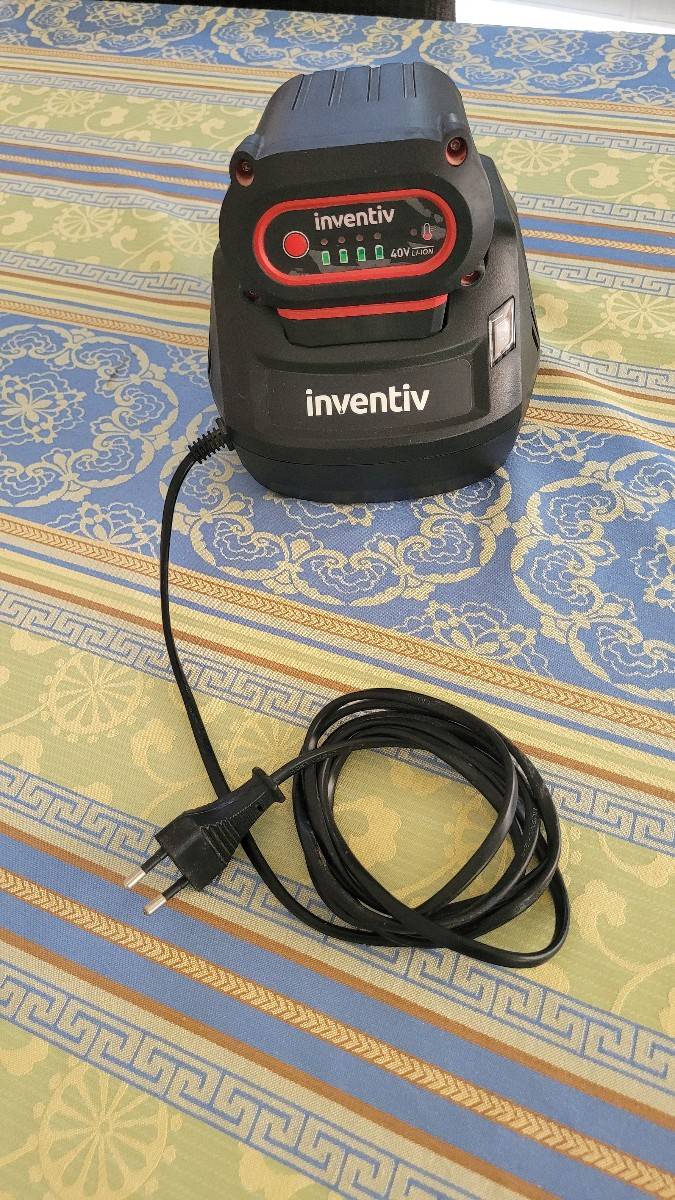 Vends batterie tondeuse inventiv + chargeur 40V 5Ah
