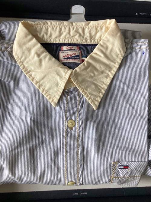 Vends belle chemise homme, taile Large Hilfiger heritage denim état neuf