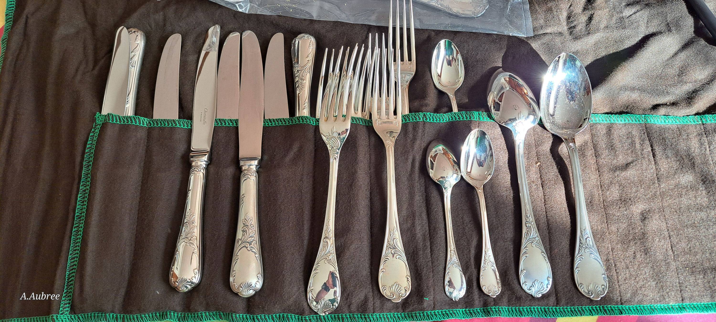 Vends belle ménagère Christofle argentée comme neuve, 12 couverts dont 6 sous enveloppe scellée