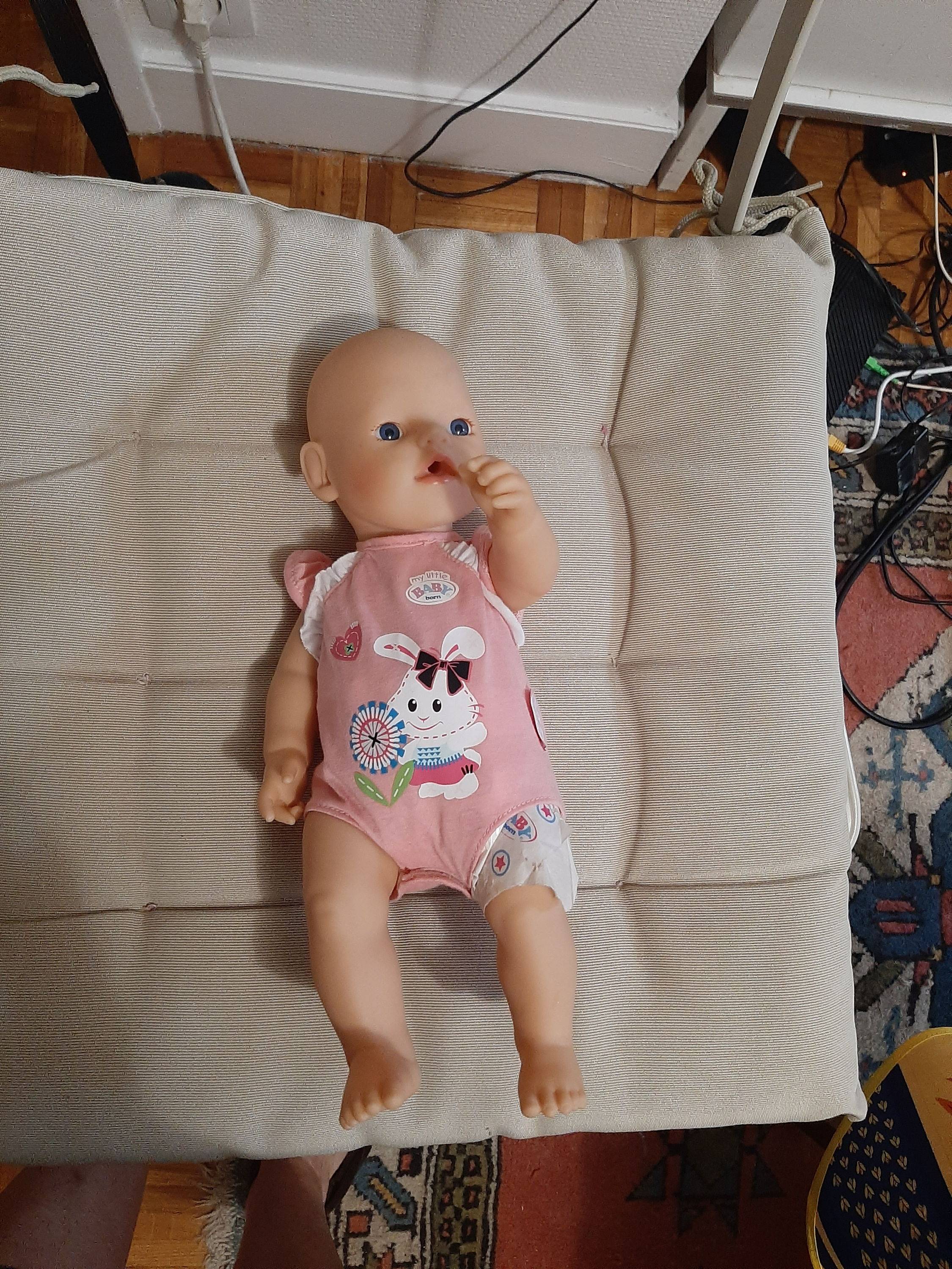 Vends belle poupée baigneur, my little baby born, état neuf, yeux de verre, avec layette, culotte et couche