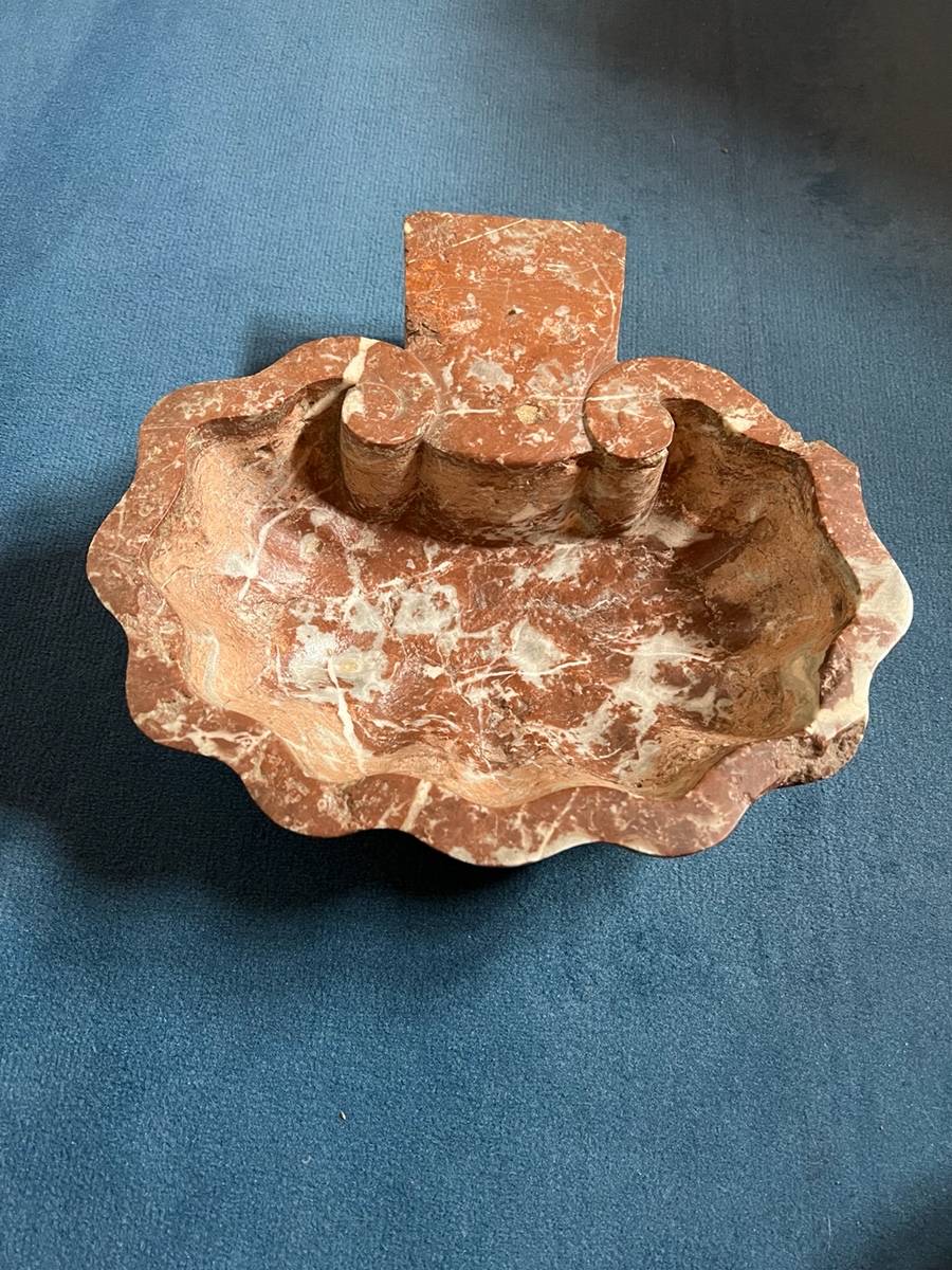 Vends bénitier en marbre 18ème