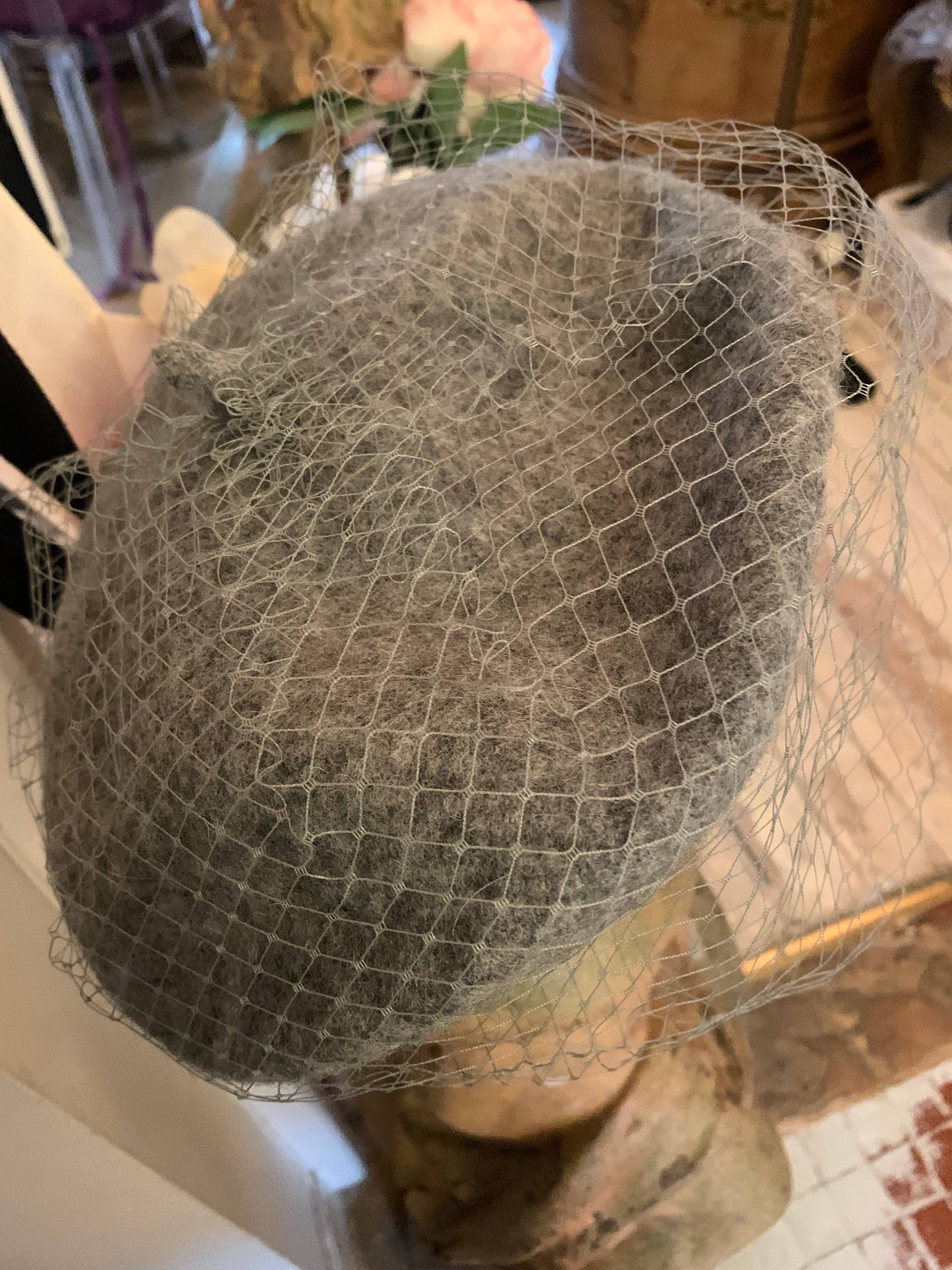 Vends berêt gris avec voilette - Taille M