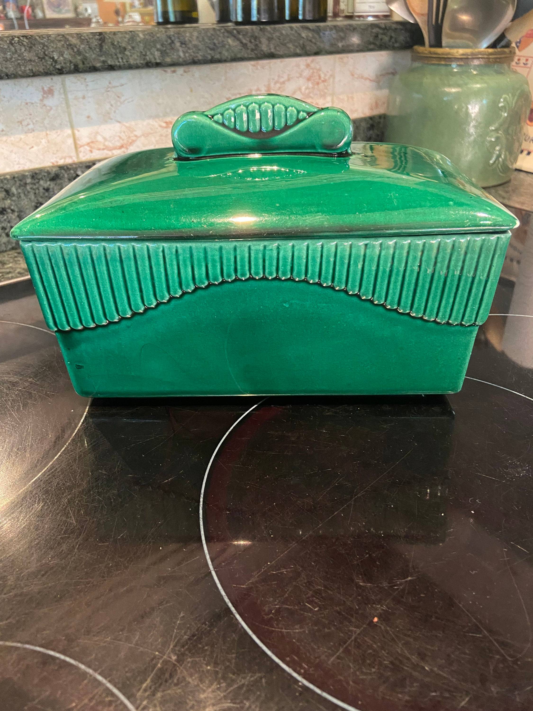 Vends bonbonnière