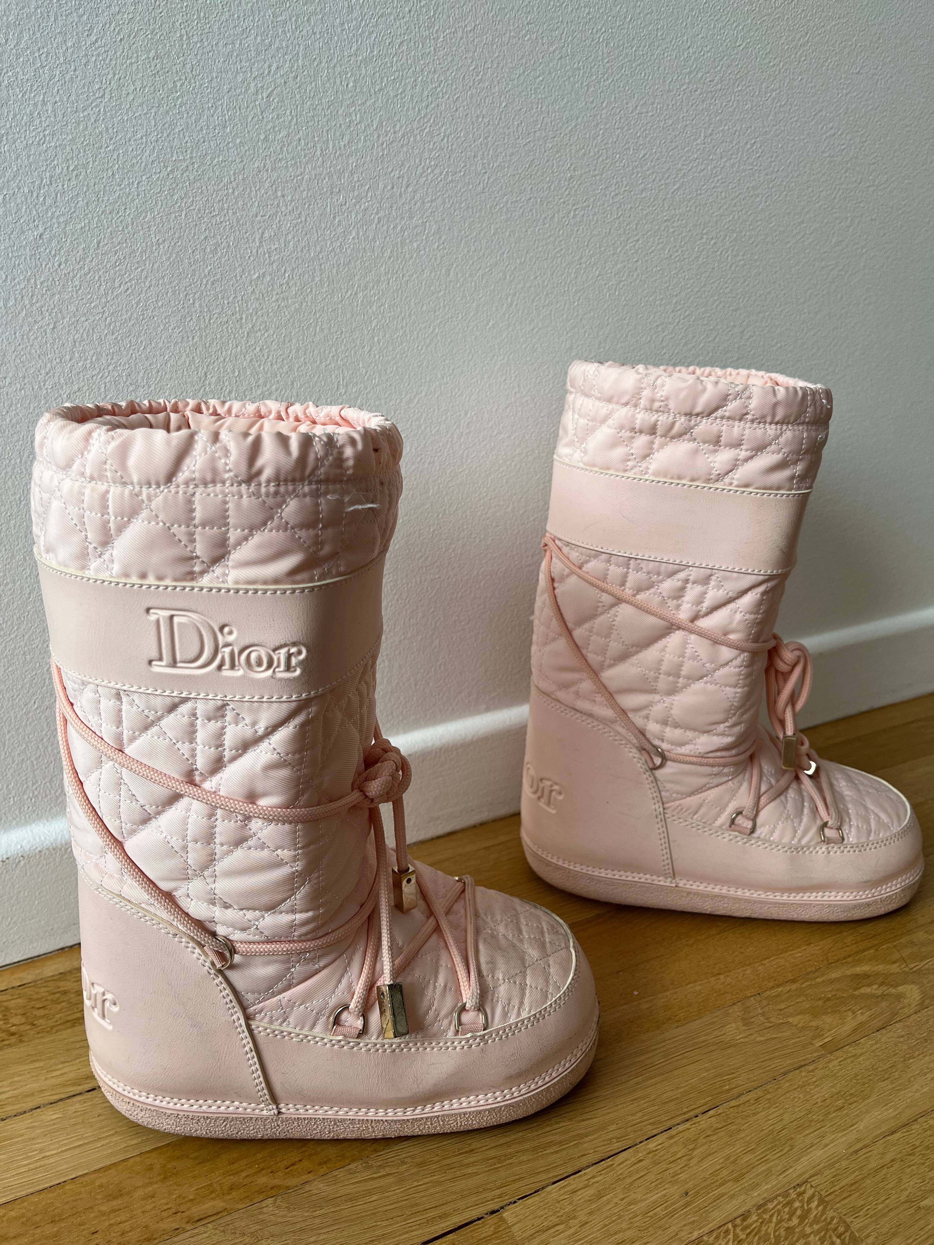 Vends Moon Boots Dior roses pointure 32-34 d’occasion