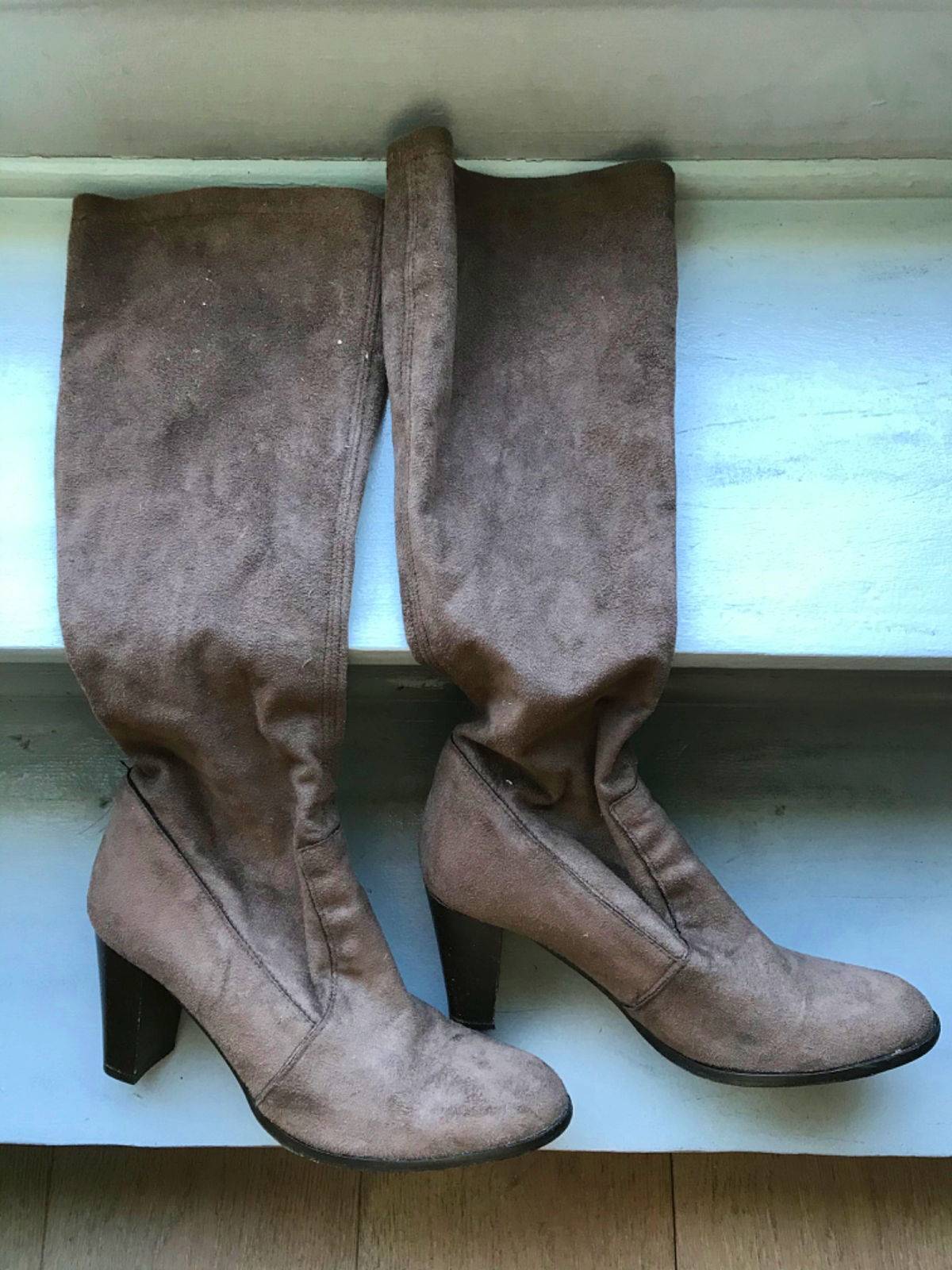 Vends bottes simili daim Elisabeth Stuart pointure 39