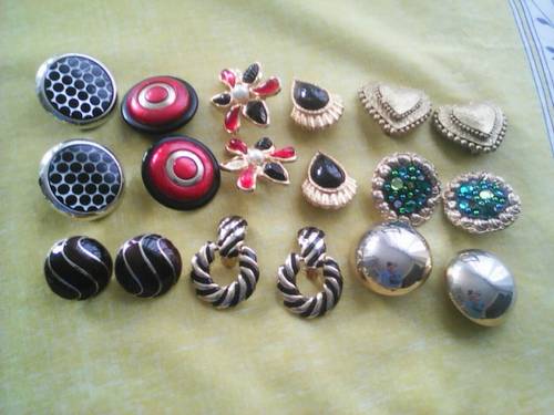 Je vends des boucles d’oreilles à clip