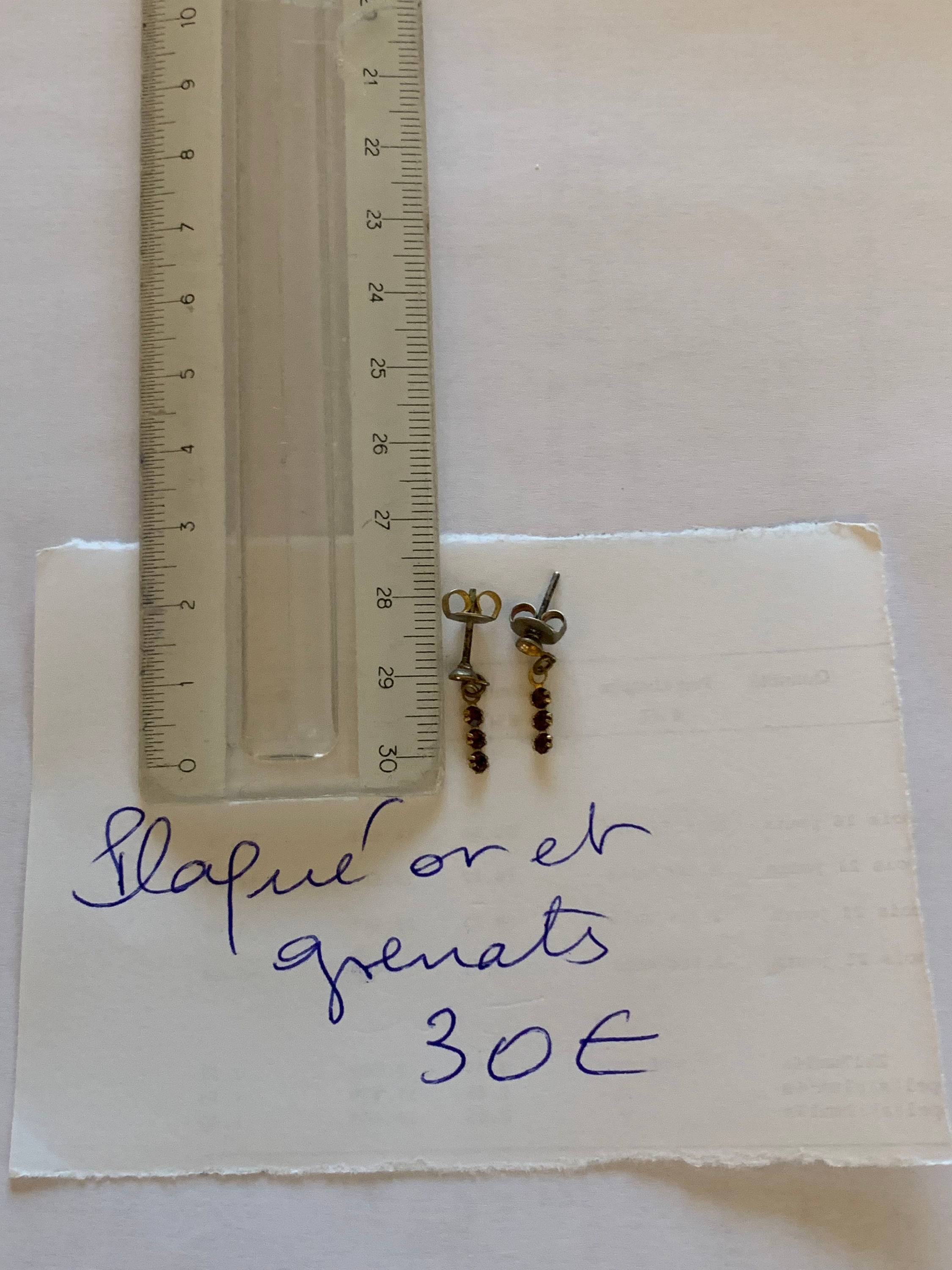 Vends boucles d’oreilles anciennes plaqué or et pierres (oreilles percées)