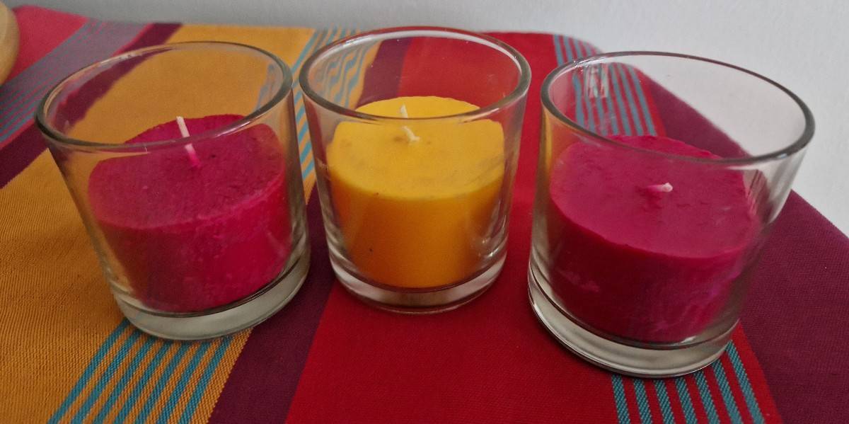 Vends lot de 3 bougies de couleur