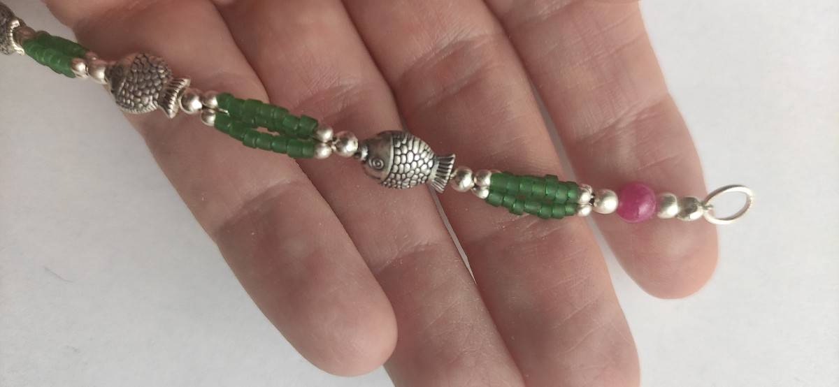 Vends bracelet neuf made in Népal avec jade et rubis