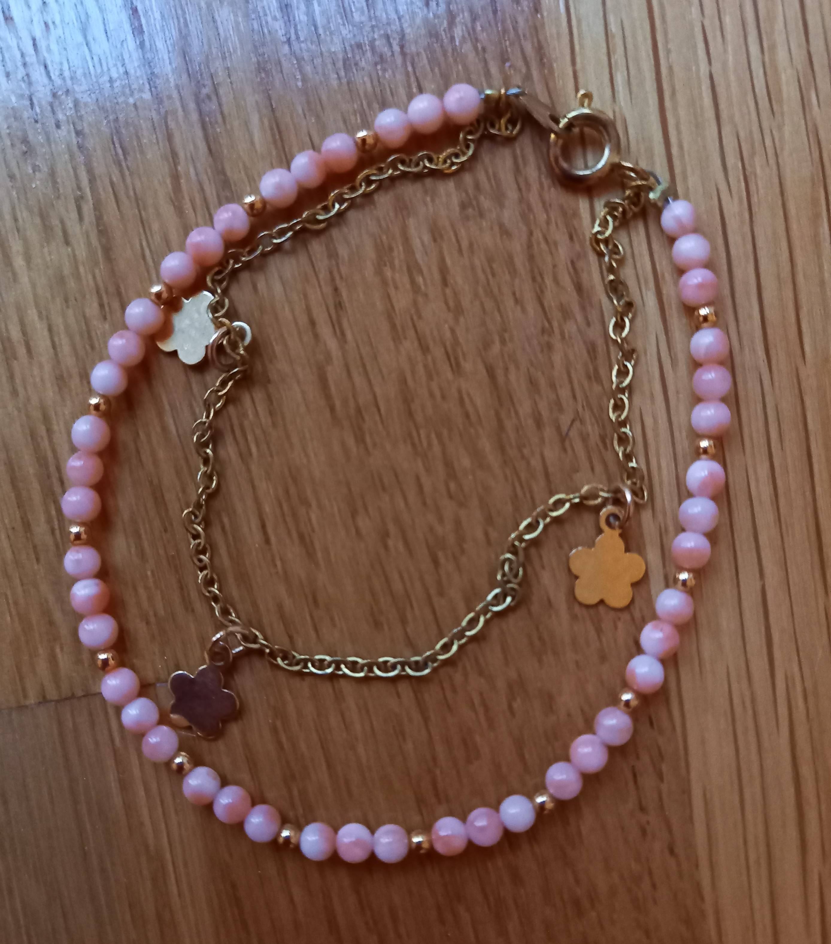 Vends bracelet en perles de corail neuf