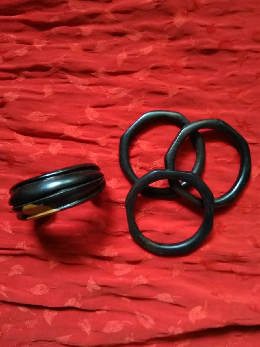 Vends, 4 bracelets en bois d’ébène