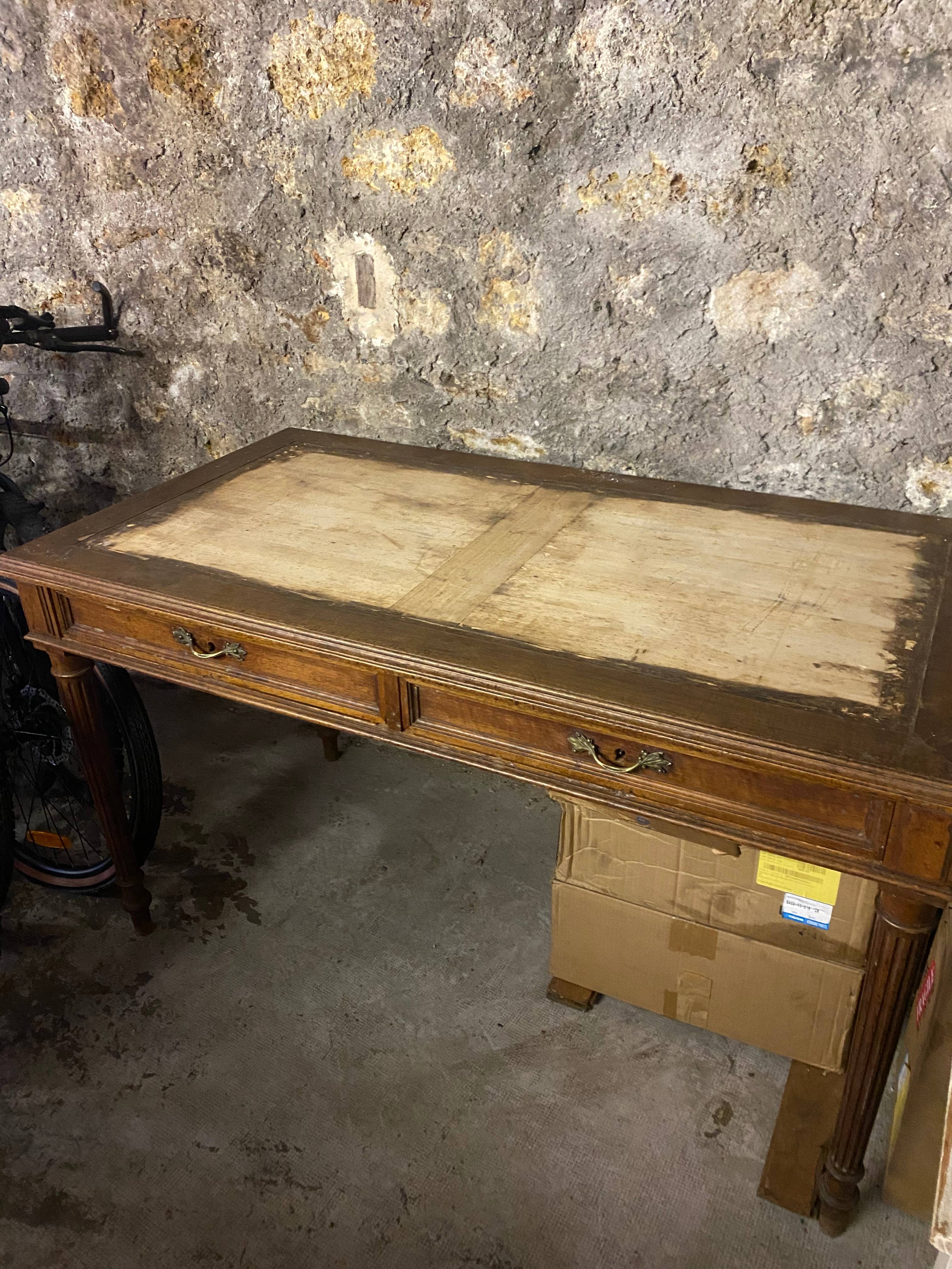Vends bureau ancien de style Louis XVI sur Gens de Confiance