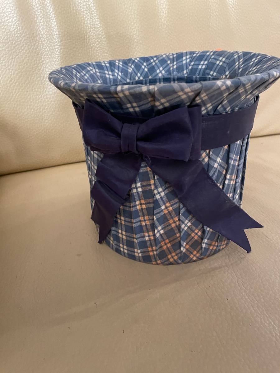 Vends un cache pot original recouvert en tissu