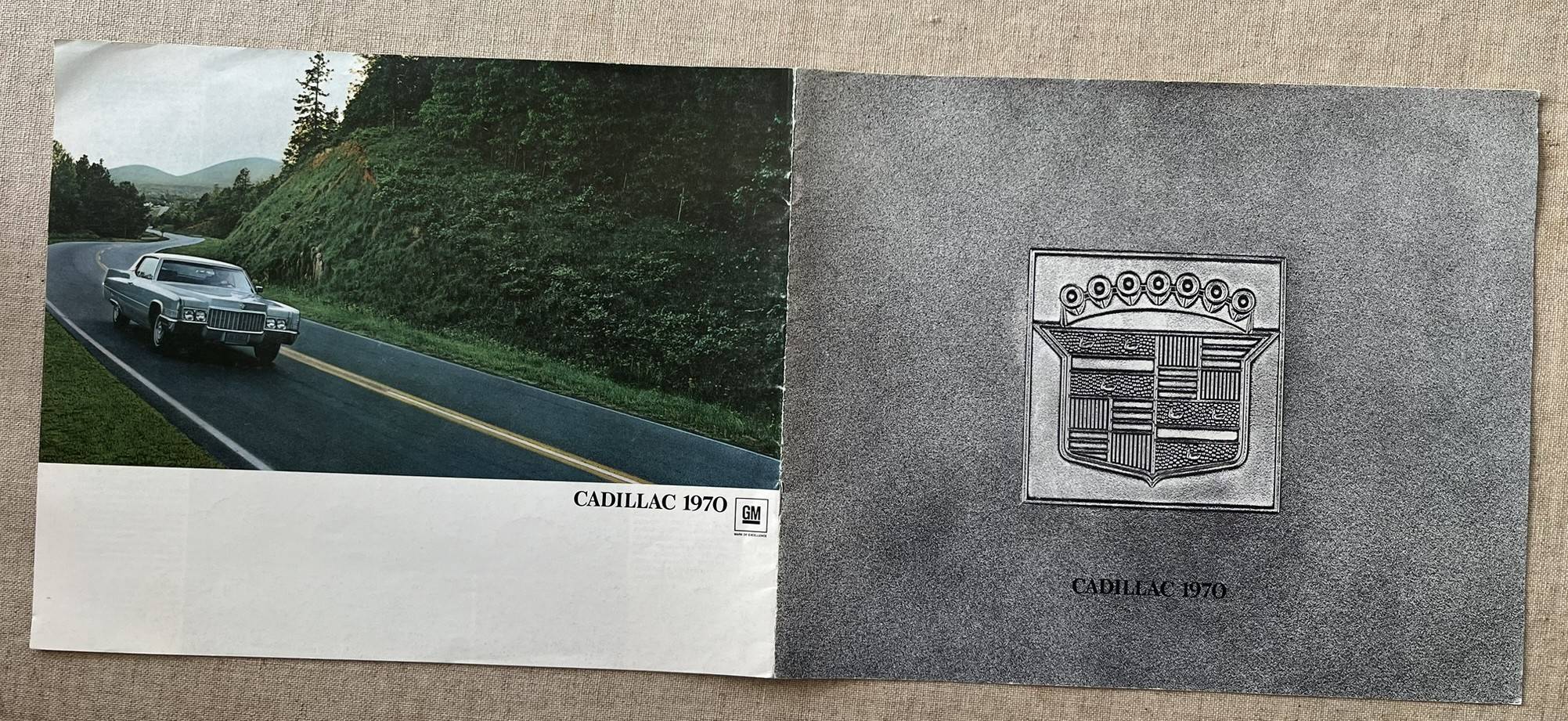 Vends Cadillac modèles catalogue voitures 1970 USA