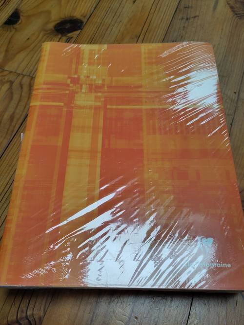 Vends lot de 5 cahiers Clairefontaine neufs, 24x32 192 pages, grands carreaux