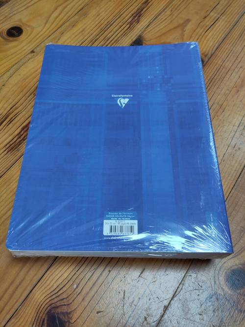 Vends lot de 10 + 2 cahiers Clairefontaine taille 24x32, grands carreaux 96 pages, neufs