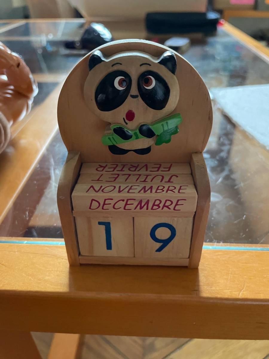 Vends calendrier perpétuel en bois