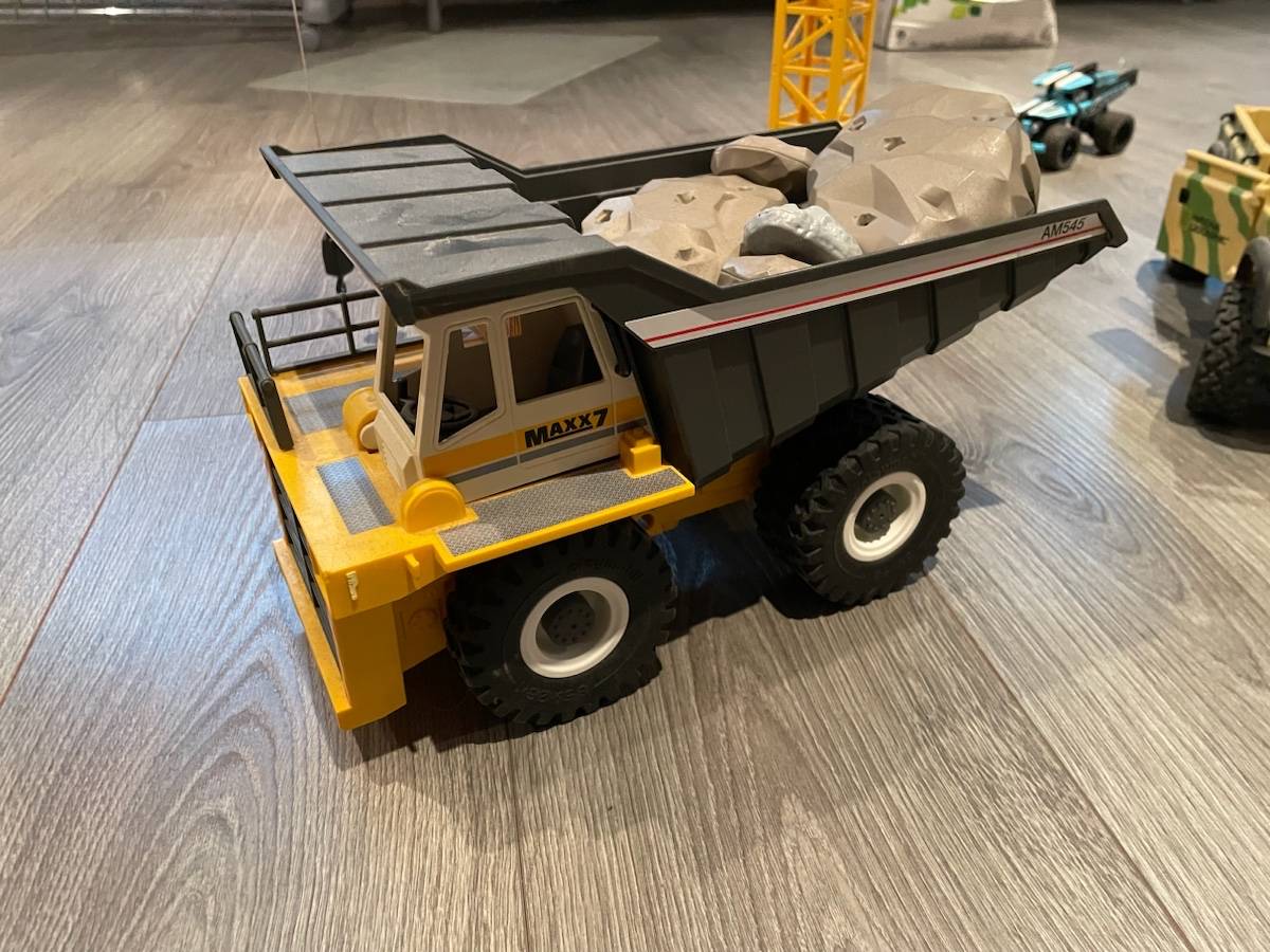 Vends camion de construction Playmobil avec ses roches