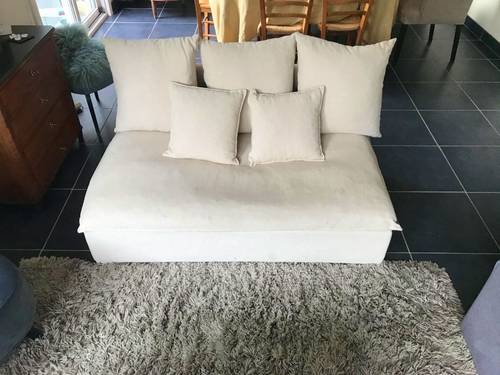 Vends canapé beige 5 coussins