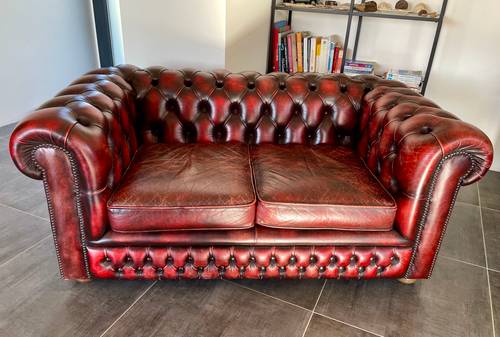 Vends canapé en cuir Chesterfield ancien bon état